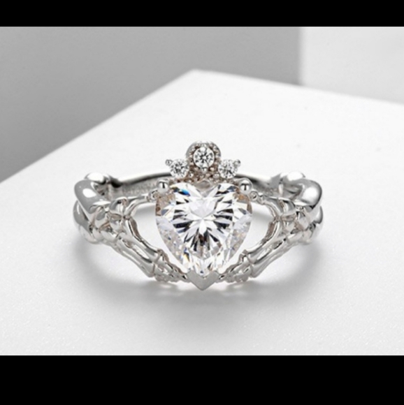 New Heart Shaped White Topaz Skeleton Hands Claddagh Ring. - Picture 3 of 10